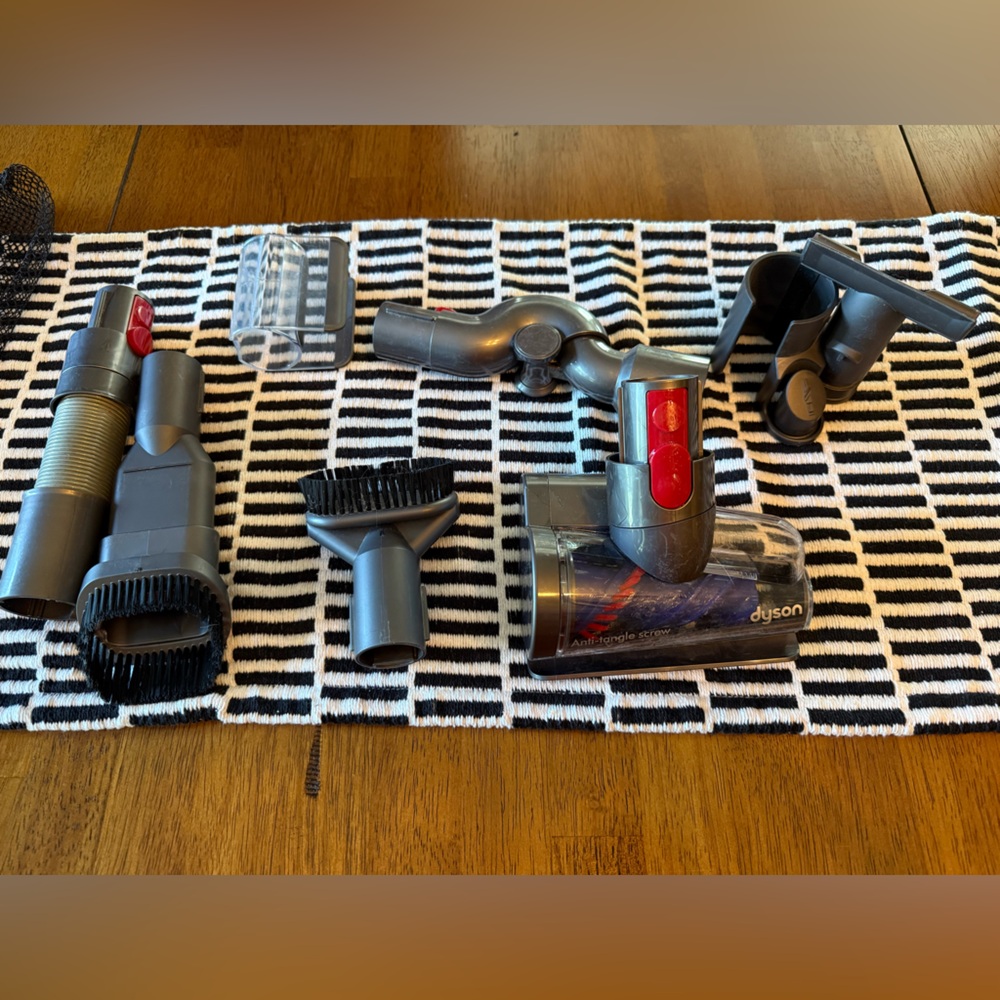 Dyson Vacuum Attachments Lot Multi Angle Dust Brush Reach Under anti tangle crew - Picture 2 of 10